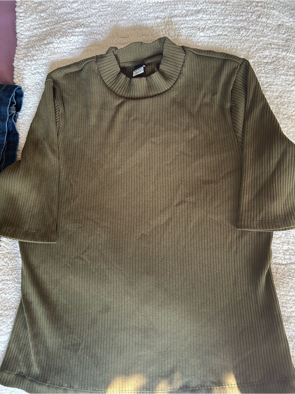 Old Navy mock neck quarter sleeve shirt